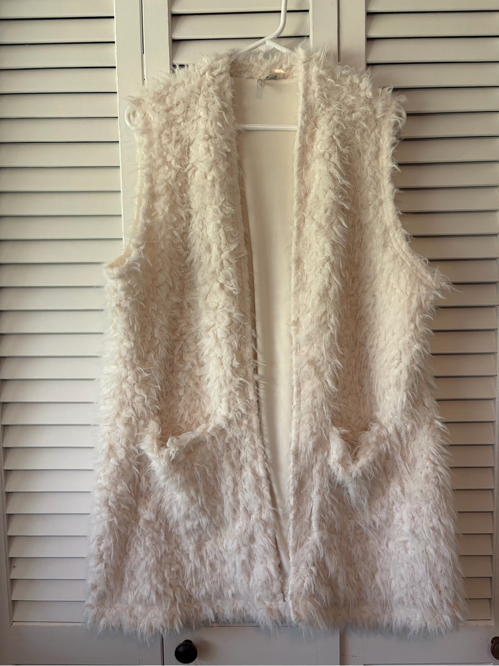 Cato Cream Faux Fur Sleeveless Vest